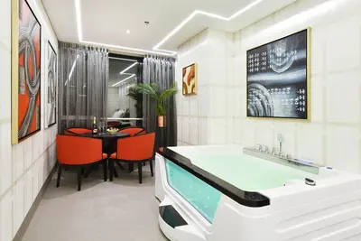 Image de Chambre de luxe avec jacuzzi