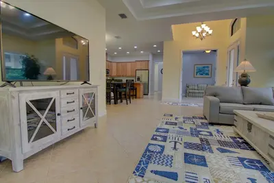 * Villa plus récente dans les îles Bonita avec un garage 2 voitures w / fabuleux sur place! *
