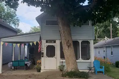 Image de Adorable chalet à l'intérieur des portes de Lakeside Chautauqua!