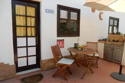 Image de Calma, studio calme avec terrasse vue mer donnant sur la piscine