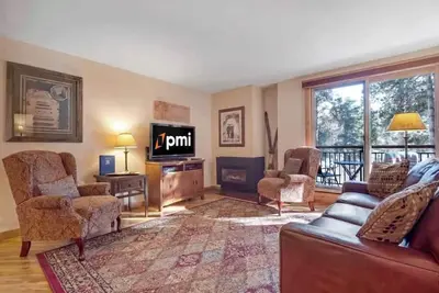 Image de Ski Straight to Your Cozy Condo in the Mountains