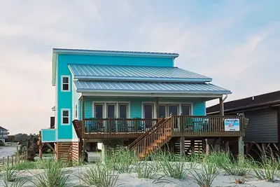 Image de Hors bureau: 4 Br / 2 Ba maison à Oak Island, pour 10 personnes