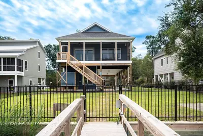 Image de Waterway Haven: maison 4 Br / 2 Ba à Oak Island, pour 8 personnes