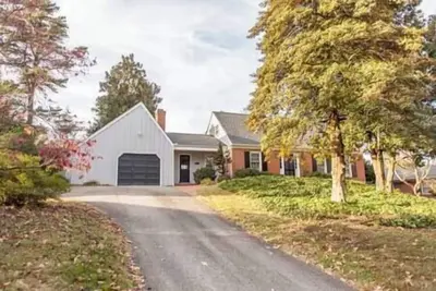 Image de Cape Cod romantique avec une sensation de Cottage