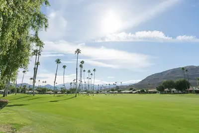 Image de Très bien situé, à pied des restaurants et Omni Resort.