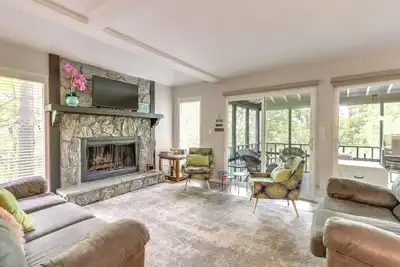 Image de Margaritaville Home w / Pvt Hot Tub on Golf Course!