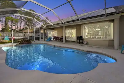 Image de Maison entière avec piscine d'eau salée