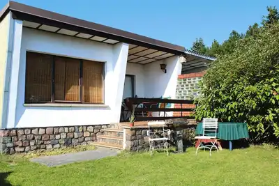 Image de Bungalow près du lac Plauer avec jardin