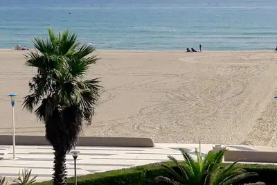 Image de Location appartement F2 calme face à mer accès plage direct Canet-en-Roussillon