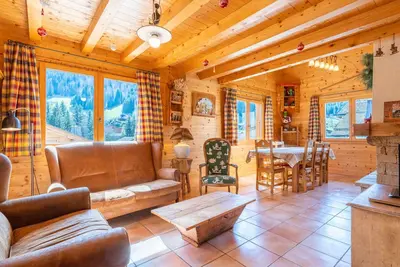 Image de Chalet lumineux proche pistes : garage, Wi-Fi, 8-9 pers, 3***