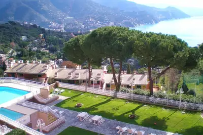 Image de Appartement dans complexe avec piscine sur le golfe de Tigullio et parking privé
