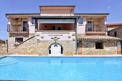 Image de Appartement Noemi1 PoreÄŤ-Tar avec piscine, salle de jeux, barbecue, balcon, Wi-Fi