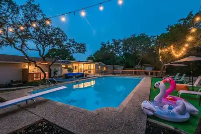Image de Maison de vacances de luxe à 5 min de Fiesta Texas & Sea World, avec piscine et salle de jeux