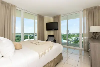 Image de Nice 1bd \/ 1. 5ba @ Exclusive Hotel Aria - Vues Directes Sur La Baie \/ La Piscine