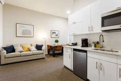 Image de Condo tout neuf et confortable 102