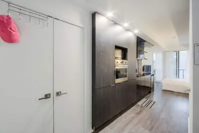 Image de Condo moderne sur la rue Temperance