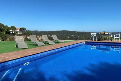 Image de Villa Inge avec piscine et vue sur la mer