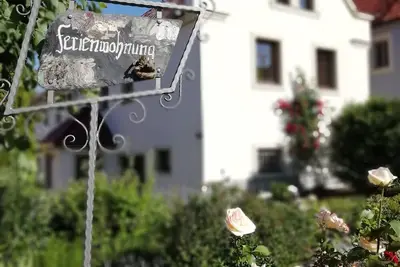 Image de Ferienhof Gräfe - Appartement \"Kräuterstübchen\" avec cheminée, piscine et sauna