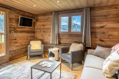 Image de Chalet Chaleureux - 1 Ch - 4 Pers - Terrasse - Parking