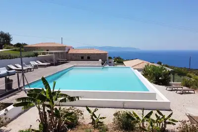 Image de Kefi Spitia Villa - up to 28 people with beautiful views close to Lourdas Beach