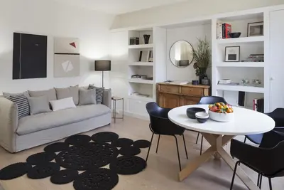 Image de Appartement entier, calme une chambre donnant sur deux cours intérieures, balcon