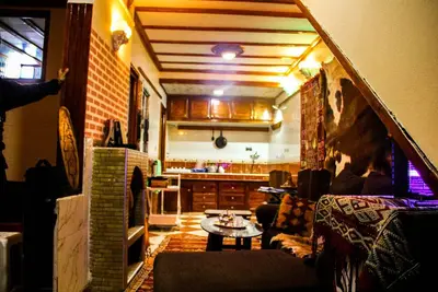 Image de logement super traditionel en plein centre ville