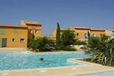 Image de Maison Climatisee 4 *, 6 personnes, Jardin clos arboré, Piscines collectives.