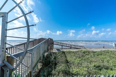 Image de Profitez de votre Beach Daze! Étapes vers le sable à Seascape