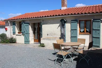 Image de 'La Chouette' - Charmante maison en pierre - Marais Poitevin
