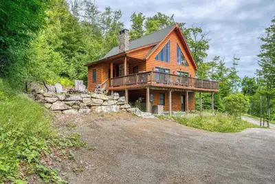 Image de Vue imprenable sur le lac Rangeley et tout ce dont vous auriez besoin pour passer un bon moment à Rangeley!