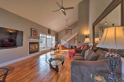 Image de Nouveau! Flagstaff Townhome w / Country Club commodités!