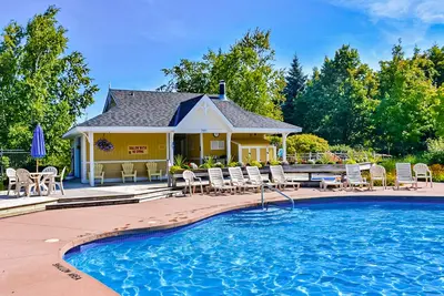 Image de Retraite accueillante avec piscine partagée - près du golf et Blue Mountain Village