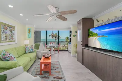 Image de Directement sur la plage avec vue sur la plage. SeaScape Condo. Totalement mis à jour.