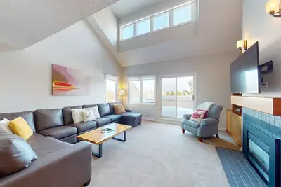 Image de Condo fabuleux et accueillant près du parcours de golf de Monterra avec sauna privé