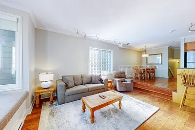 Image de Family-friendly, mountainside condo w/ amazing views