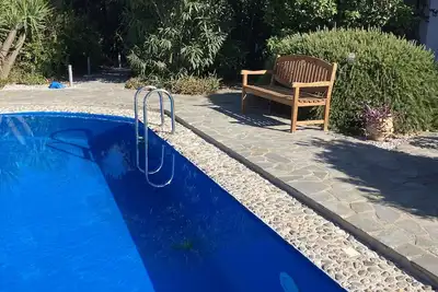 Image de Détachée villa traditionnelle de 2 chambres avec une vue imprenable et une piscine. <br>À partir de 60 £