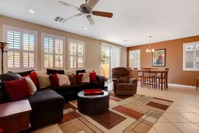 Image de Miraculeux 3 lits / 2. Sfh à 5 bains dans le nord de Las Vegas