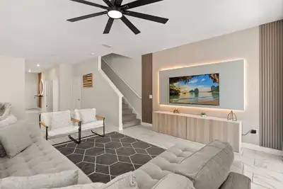 Image de 5 Bedrooms / 4 Bathrooms / Storey Lake (4814 Rc)
