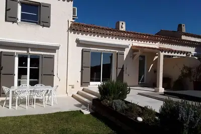 Image de Maison 3ch/2Sdb/Jardin/ jacuzzi/tennis/piscine/ boulodrome/garage