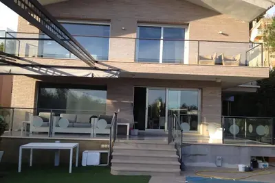 Image de Villa de luxe avec piscine, wifi et 2 bains à remous (extérieur et intérieur). Benicassim
