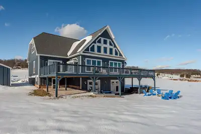 Image de Nouvellement construit - Accueil de la zone de golf avec accès au lac avec de nombreux équipements communautaires!