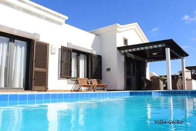 Image de Villa 100% privacy. Big hot tube, pool 29°C, SmartTV/Sat, south of Playa Blanca.