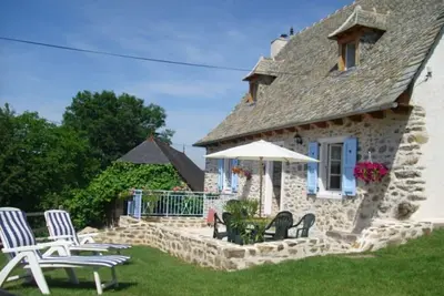 Image de Maison au calme avec vue sur la vallée.