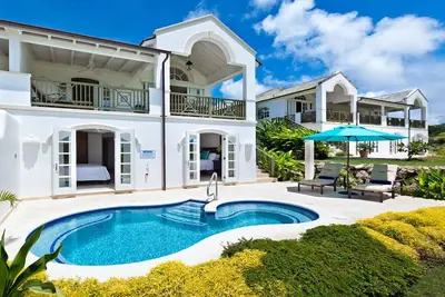 Image de Westmoreland Villa with Pool and Golf Views - Cherry Red (3 bed)