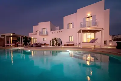 Image de Superbe Villa Neuve, Proche De La Plage Du Bleu Bleu A Agia Anna Naxos