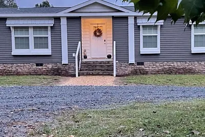 Image de Brand New Modular Farmhouse- Ellijay, Ga
