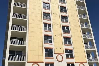 Image de Pool Is Open\nDaytona Beach Opus 9th Floor, 3 Bed 2 Bath, Beach Front Condominium