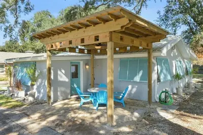 Image de Shady Oaks Beach House Cottage avec vue sur l'océan