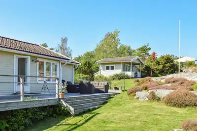 Image de Belle maison de 3 chambres à Höviksnäs