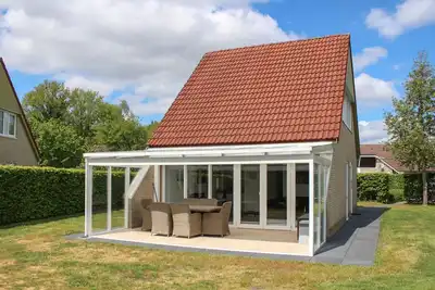 Image de Belle maison à Vlagtwedde avec cuisine